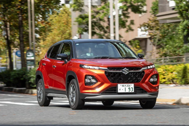 【軽じゃない大本命カー②】スズキ フロンクス　2024年10月にスズキが発売したインド生産のコンパクトSUV・フロンクスが爆売れ中。人気の秘密は上質な内外装。まさに小さな高級車!!