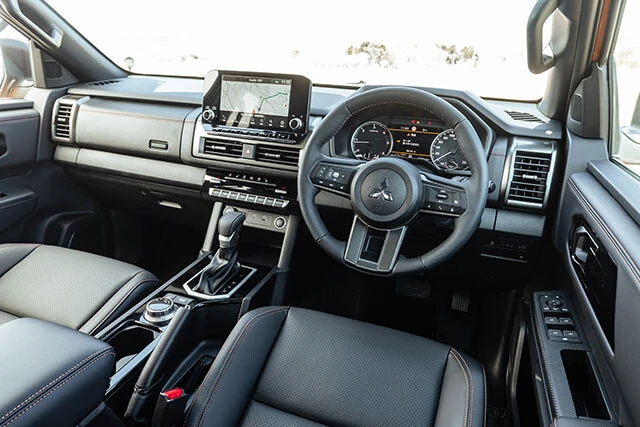 室内はヘタなSUV顔負けの上質な仕上がりになっている。ナビやUSBポートなども標準装備