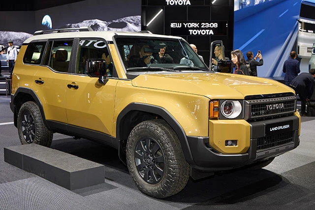 トヨタ「ランドクルーザー250」4月頃のデビューが噂されている250。昨年8月2日に初公開されると、世界的な話題を集めた。ちなみに250には四角目版も存在