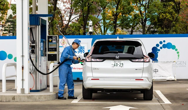 水素の充填時間は3分程度。実際の作業時間がトータル5分程度なのもいい