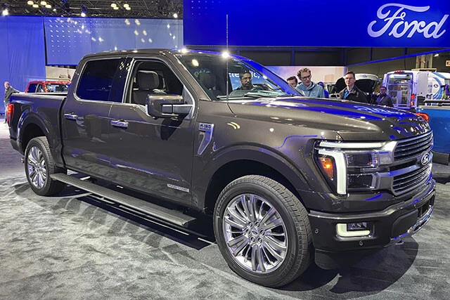 フォードは2030年までに全車種にハイブリッド車を導入すると発表。写真はピックアップトラックのハイブリッド車