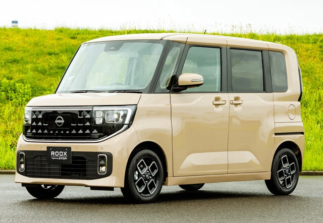 外観は洗練された印象。運転席に座ると、広々とした視界が広がり、安心してドライビングできる