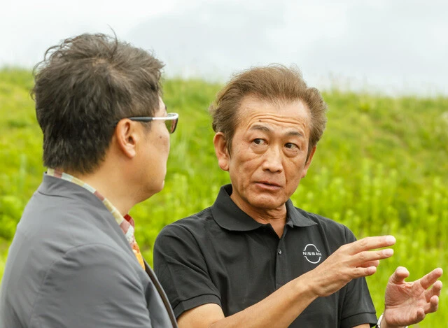 日産の名車を手がけてきた永井暁氏(右)がルークスの開発に携わっている
