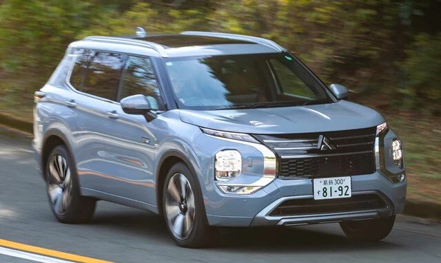 三菱の伝家の宝刀とも言えるのが、アウトランダーPHEV。写真は昨年アプデされた最新モデル。売れ行き絶好調