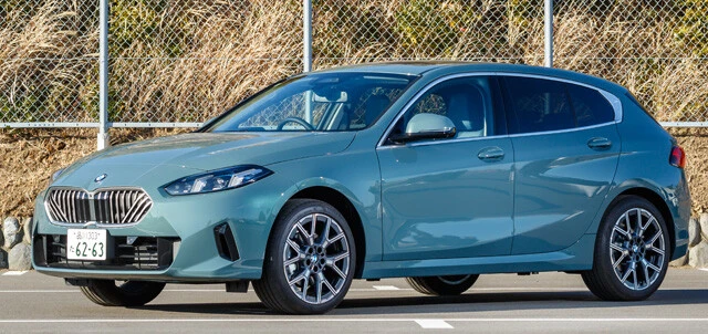 BMW 120　価格：478万円　専門家によると、4代目は先代の骨格を熟成させることで、直進安定性などが高められているという。見た目も磨かれた