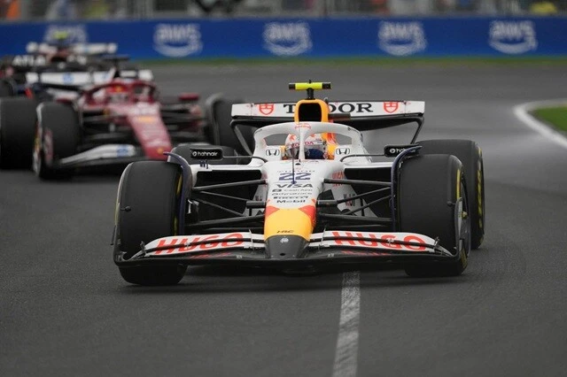 開幕戦オーストラリアでは予選5位、中国GPでは予選9位につけるも、不運なトラブルや戦略ミスで決勝でのポイント獲得を逃した角田