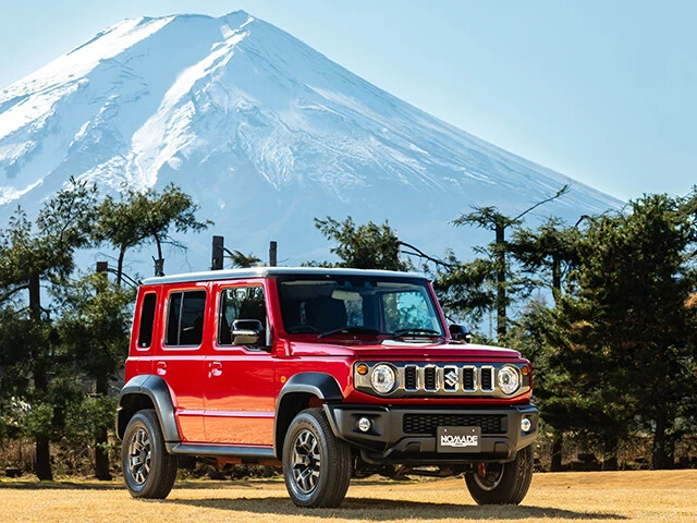 【第2位】スズキ「ジムニーノマド」ジムニーシリーズ初となる5ドアモデル「ジムニーノマド」。この男心を刺激する小型四輪駆動車に受注殺到。大きなニュースに!!