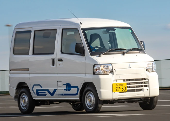 パイオニアの三菱が放った軽商用EVを公道試乗！　ふたり乗りミニキャブEVは手軽な外遊びに最適！
