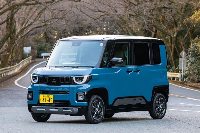 ●大本命カー6三菱 デリカミニ【価格】196万4600～290万7300円25年10月29日に発売。販売店からは「おかげさまで販売はすこぶる好調です」とホクホク顔。目標値引きは8万円