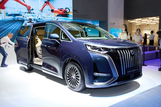 BYDの高級ブランド・デンツァのミニバン。メルセデス・ベンツとの合弁事業で手がけたクルマ。日本市場で売れそう