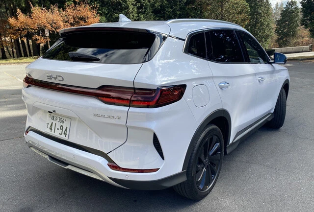 航続距離は1200km。WLTCモードのハイブリッド燃費は22.4km/リットル。燃料はレギュラーガソリン