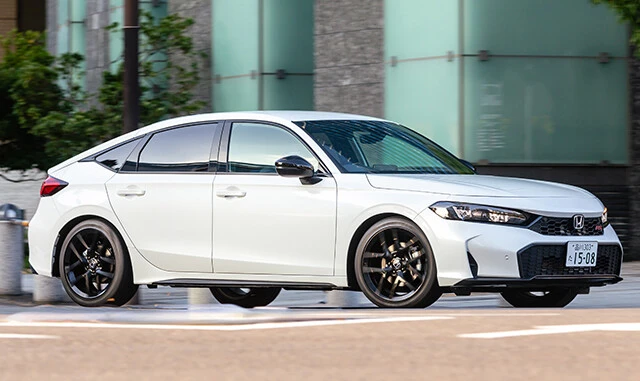 【次点】ホンダ「シビックRS」昨年9月にアップデートされたシビックに、新グレードとなるRSが爆誕！　クルマ好きの間で話題の的に。価格は439万8900円
