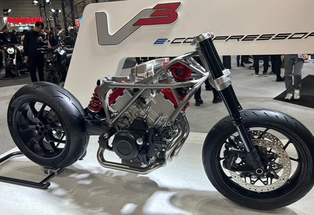 【推しバイク 第7位】ホンダ 電動過給機付きV型3気筒エンジン 脱炭素時代にホンダが渾身の新型エンジンを披露し、ファンから喝采を浴びた。どんな仕上がりになるのか注視したい