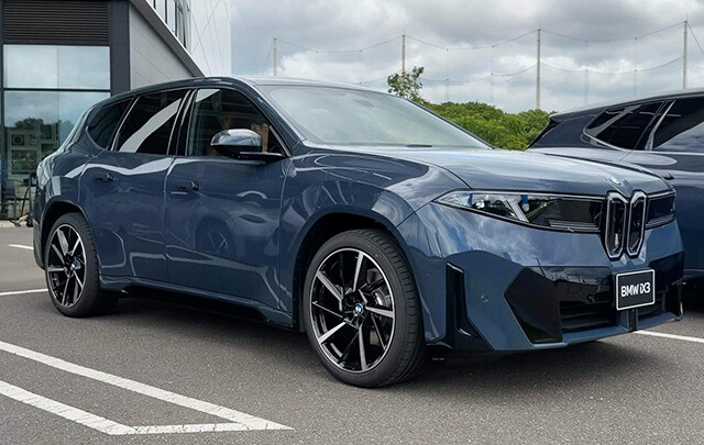 第6位「BMW iX3」航続距離805㎞を実現し、長距離移動の弱点を完全克服。BMWがEVの基準そのものを引き上げた