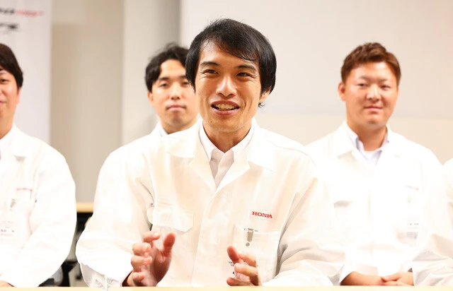 開発責任者を務めたホンダの中村拓郎氏は、「10年後、20年後に振り返ったとき、『この世代のCBは良かった』と言っていただける存在を目指した」と語った