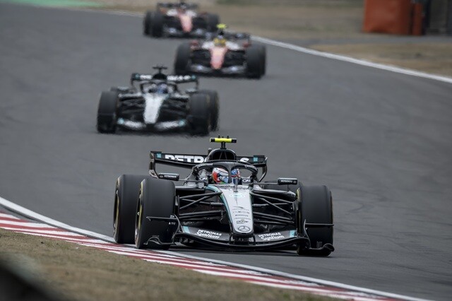 開幕から2戦連続でワンツー・フィニッシュを決めたメルセデス。今年のチャンピオン争いはラッセルとアントネッリのチームメイト対決が軸になりそうだ