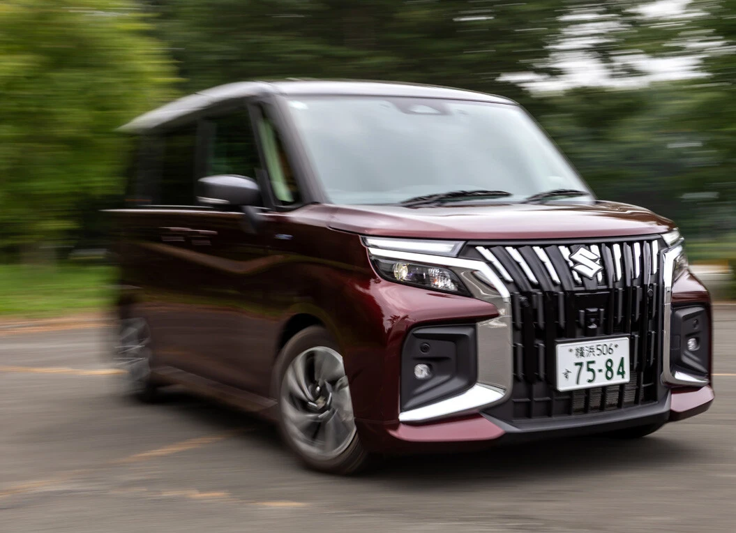 スズキが放ったコンパクトカーの押し出し感がスゴい！　公道試乗でわかった"走る顔面凶器"ソリオ バンディットの実力