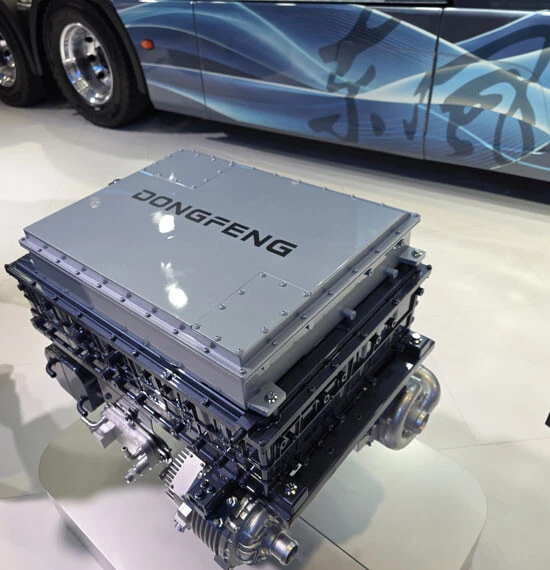 IAAトランスポーテーションでは、東風汽車集団（ドンフェンモーター）が大型トラック「T1」と、その心臓部となる燃料電池システムを展示。水素を活用した次世代商用車の開発でも存在感ギンギン
