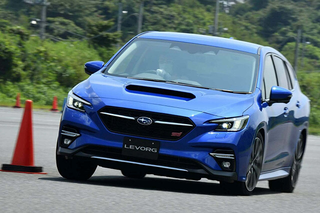 【ワゴン部門】実用性と一級品の走りスバル「レヴォーグ」価格 363万～536万8000円／優れた走行性能と最先端の安全性能を併せ持つスバルの主力ワゴン。燃費は最大13.5㎞/L（WLTCモード）