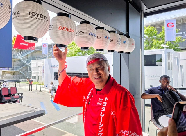 陣頭指揮を執った中嶋裕樹トヨタ副社長（トヨタレーシング会長）。チームをひとつにしたかけ声は「ワッショイ」