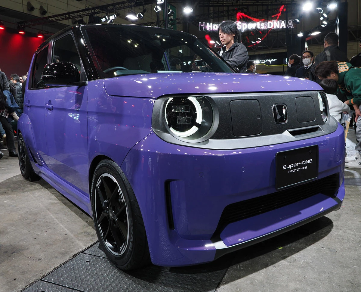 今年1月の東京オートサロンで、ホンダブースに姿を現したのが、噂の新型EVスーパーワンの試作車。会場では注目度も群を抜いていた