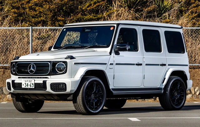 全長4730mm×全幅1985mm×全高1990mm。しかも車重3120kgという超ヘビー級ボディ