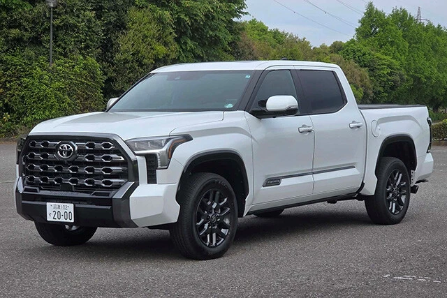 第5位「トヨタ タンドラ」北米のスーパーヘビー級ボディが日本上陸。圧倒的サイズと余裕の走りで価値観を塗り替える。価格1200万円