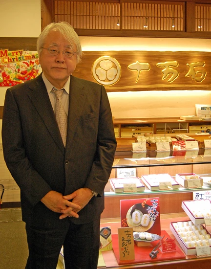 十万石ふくさやの横田康介社長。『陸王』とのコラボまんじゅうは生産が追いつかず「最初は嬉しい悲鳴だったんですけど、今は悲鳴になっています(苦笑)」