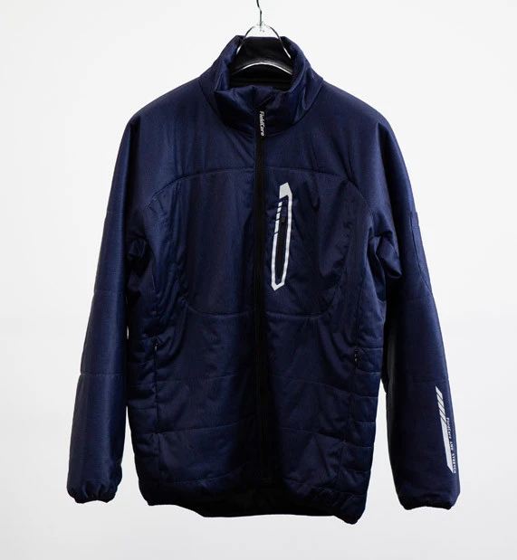 フィールドコア エアロストレッチ ブルゾン ※2018年秋冬モデル 2900円(税込)。軽くて動きやすくて暖かい。冬場のあらゆるシーンに対応する万能ブルゾン