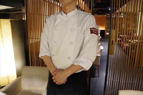  千房の某店で働く高宮さん（仮名）。窃盗で捕まり、出所してまだ数ヵ月。「店長を目指して頑張る」と語った