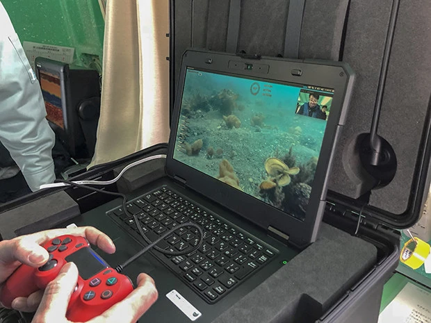 1000mも潜ることが出来る水中ドローン「TripodFinder」のコントローラー