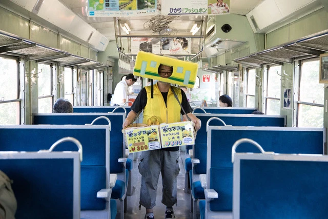 地元で旅館を経営するいすみ鉄道応援団のカケス団長。鳥塚氏退任後も国吉駅を拠点に鉄道を盛り上げる