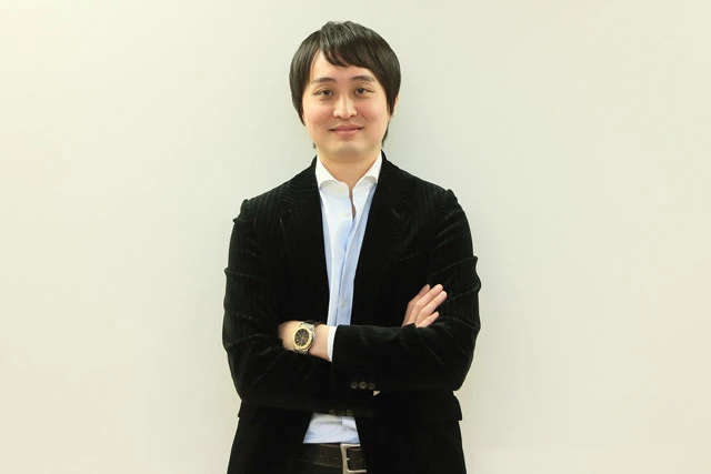 楽な現状に満足せず、将来への危機感を持て！ 「副業」で成功を収めた男が語る、幸せのつかみ方