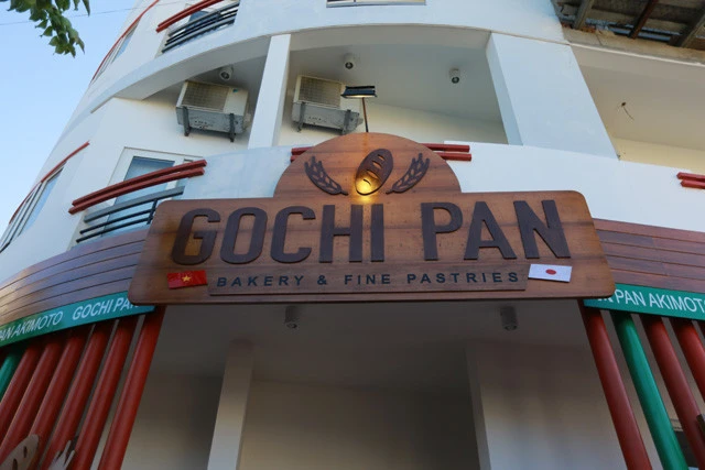 パン・アキモトは２０１５年にベトナムに支店の「ゴチパン」をオープン