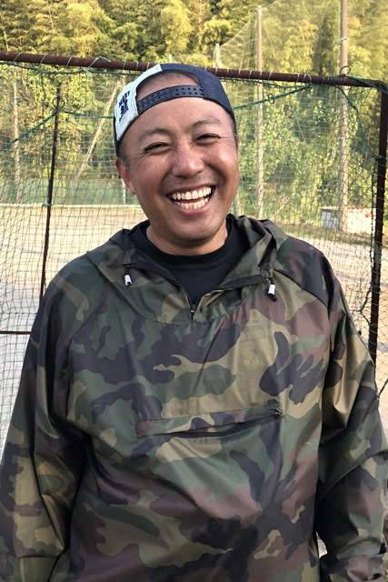 酒造蔵部顧問の魚住知一先生。もともとは環境土木科の造園をしていて、酒造りについてはまったく知らなかった