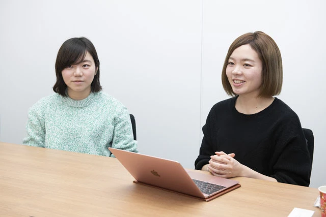 塚田美樹さん(右)と眞琴さん。クラブで踊るようにボクササイズを行なうことから、パリピたちが集うイメージのあるbーmonsterだが、意外や二人ともクラブには数えるほどにしか行ったことがないとか