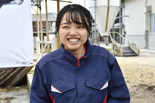 ニュージーランドに留学した女子生徒。動物科学科の経験を外国人との仕事でも生かしたいと話す