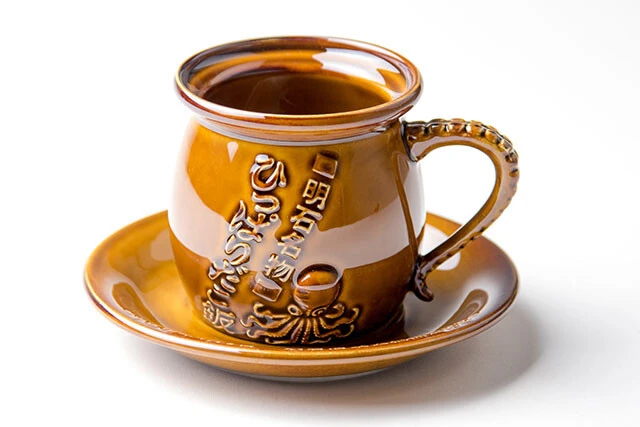 「たこ飯のツボに持ち手をつけたらマグカップっぽくない?」という発想で2018年に発売。去年再販したところ人気が爆発した。1400円