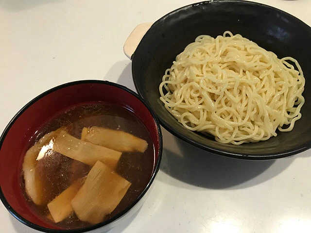 商品は家で、ゆでて調理するスタイル