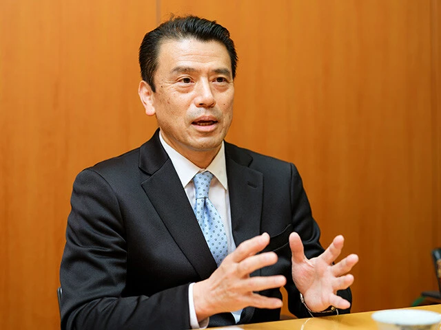 逆風続きの今、企業が生き残るためのヒントを、１００年以上続く老舗から探る！