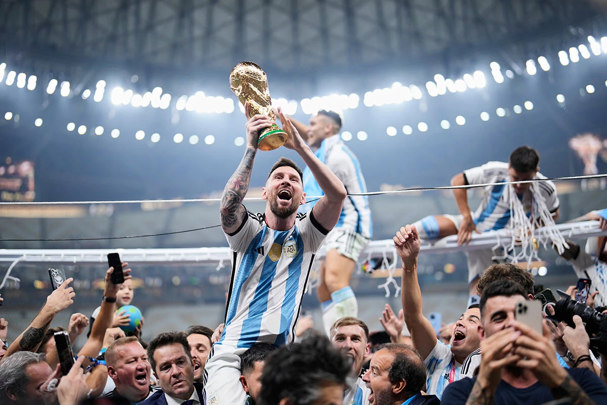 W杯のスポンサーは漢字表記ばかり！　中国の「爆買いネクストレベル」最新事情