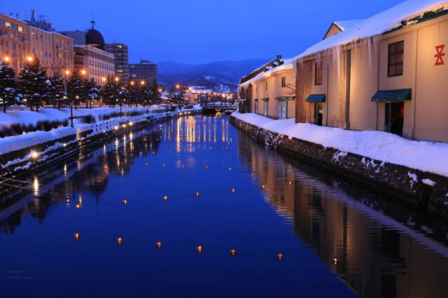 《北海道小樽市》北海道小樽市 PayPay商品券（3000円分）　寄付金額：1万円　北海道小樽市の地場産品の基準を満たした商品・サービスを提供するPayPay加盟店での支払いに利用できる商品券。旅行するなら合わせて利用したい。