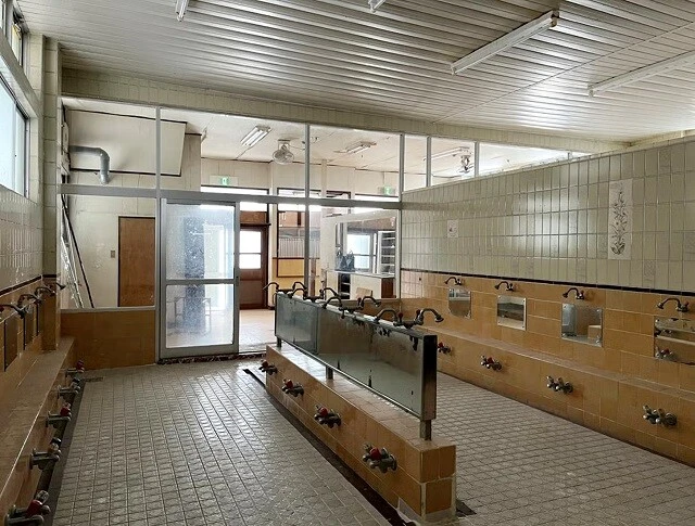 改装する前の「星の湯」だった頃の1カット(写真提供:長谷川さん)