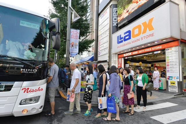 春に中国からの団体旅行が復活!?　なのに日本のインバウンド業者は爆買いの恩恵にはあずかれない？