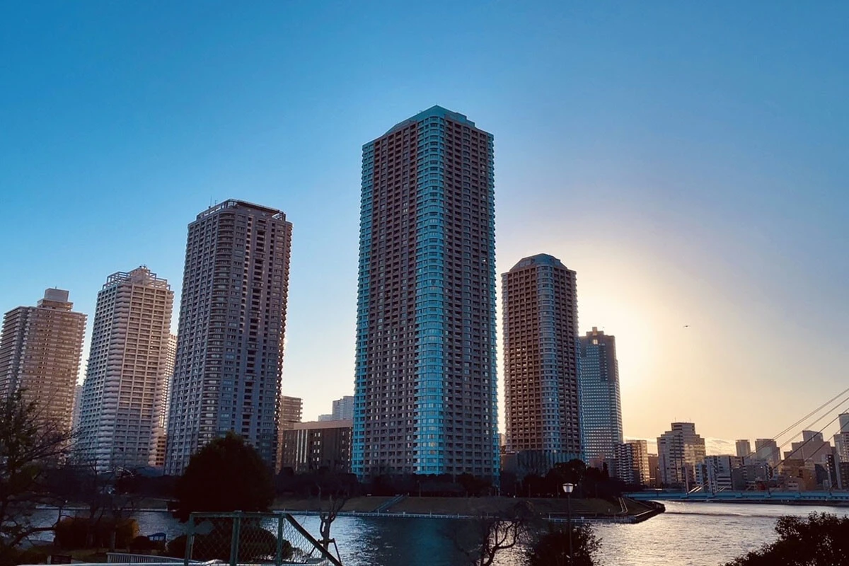 新築マンションで施工不良が発生したとしても、資産価値を守るため、区分所有者は沈黙を選択することも多いという(写真はイメージです。本文とは一切関係ありません)