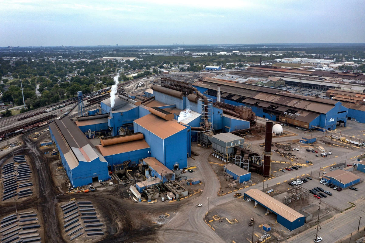 かつて米市場初の10億ドル企業となったUSスチールが日本の企業に買収されるという「事件」は、トランプのMAGA（Make America Great Again）運動にとっては格好の標的に