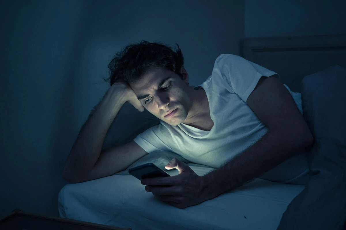 「勤務時間外にメールや電話に対応しなくてもいい」法律に現地でも賛否両論（写真はイメージ）