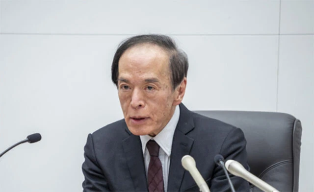 昨年12月19日の金融政策決定会合後に記者会見に臨む日銀の植田和男総裁