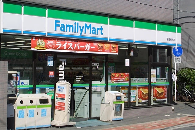 Tポイントのイメージが強いファミリーマートだが、2019年に他ポイントとの相乗りを開始。ちなみに、初めてTポイントに加盟したコンビニはローソンだ