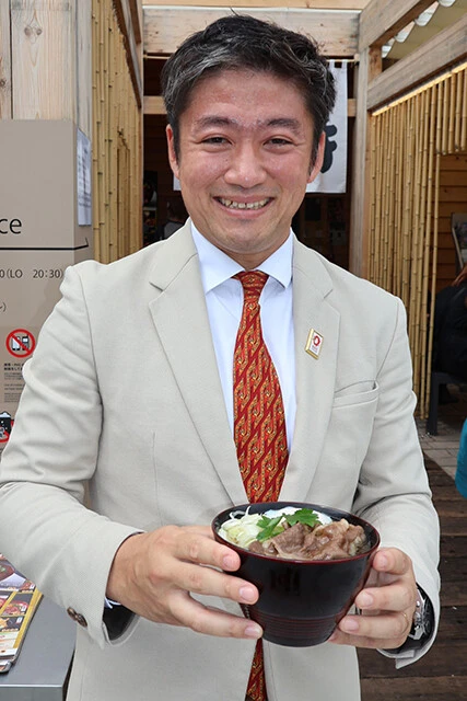 まねき食品・竹田典高社長。1981年生まれ、兵庫県出身。2006年まねき食品に入社し、2019年に6代目代表取締役社長に就任